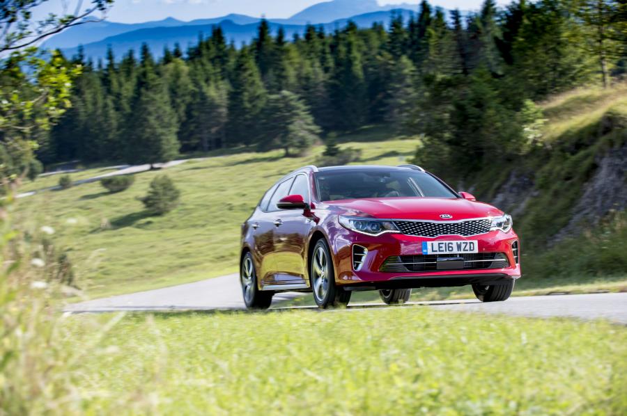  Kia Optima Sportswagon GT Line 2016 года  (UK) (фото 29 из 31)